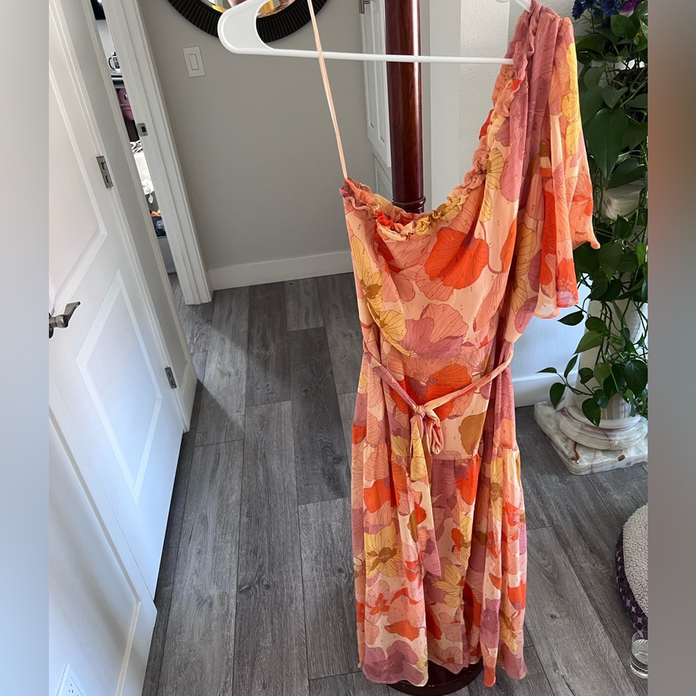 Taylor flowy dress
